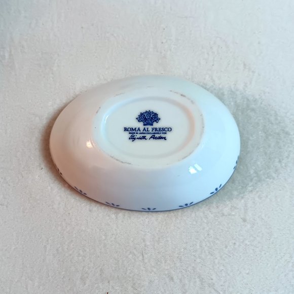 Elizabeth Arden Roma al Fresca scented bunny candle - candle un-used, no box - Picture 4 of 4